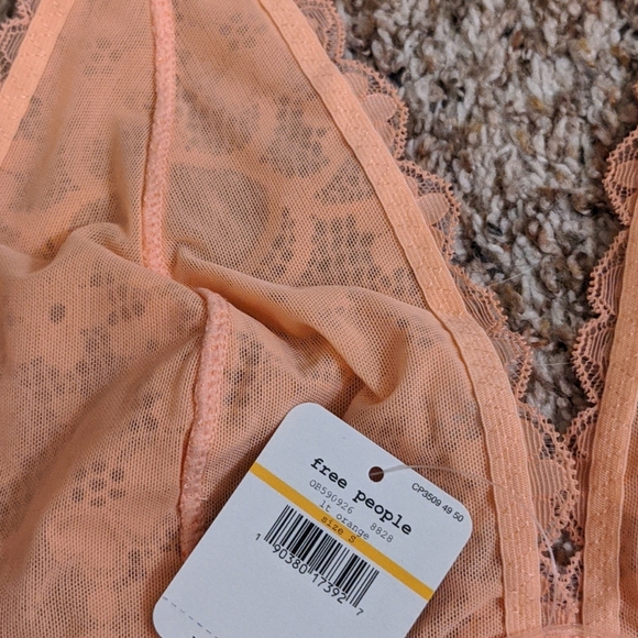 {Free People} Brand New Gallon Lace Halter - Picture 7 of 8